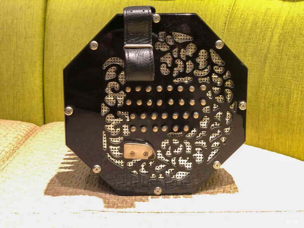 Bastari / Stagi（バスタリ・スタジー）イングリッシュ・コンサーティーナ 56ボタン Tenor Treble(テナー・トレブル) 右